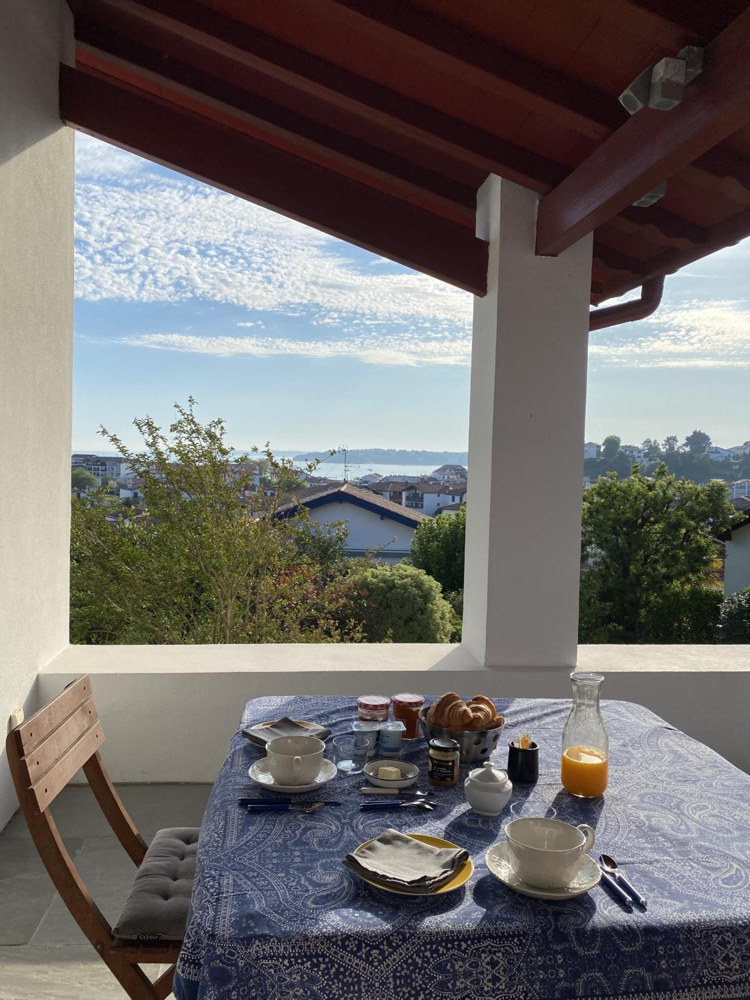 Calicho Bed & Breakfast Urrugne Exterior photo